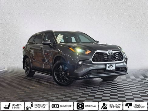 Used 2024 Toyota Highlander XLE AWD/4WD image 1