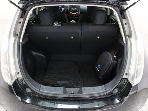 Used 2015 Nissan Leaf S w/ Charge Package FWD image 31