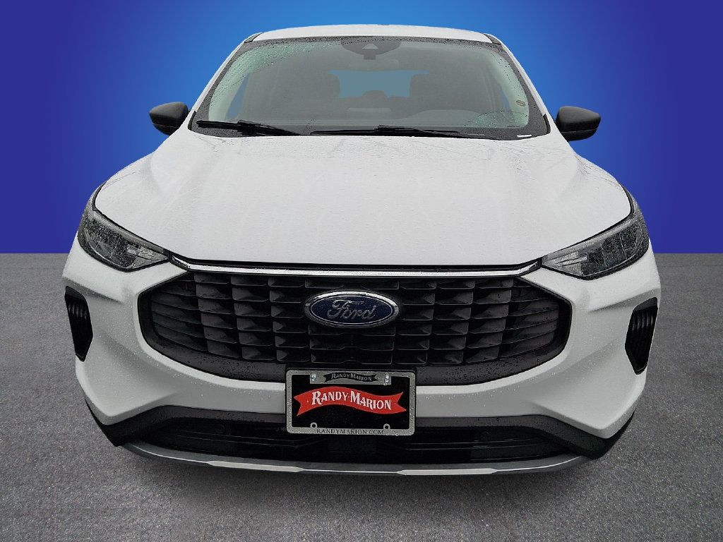 Used 2025 Ford Escape Active AWD/4WD image 2