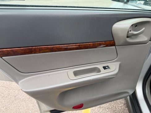 Used 2002 Chevrolet Impala w/ Preferred Equipment Group image 12