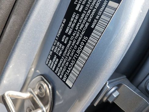 Certified 2026 Porsche Macan AWD/4WD image 15