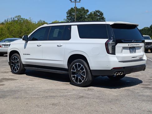 Used 2026 Chevrolet Suburban RST w/ Comfort Package AWD/4WD image 7