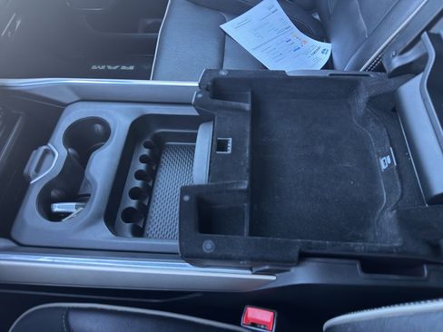 Used 2019 RAM 1500 Laramie AWD/4WD image 29