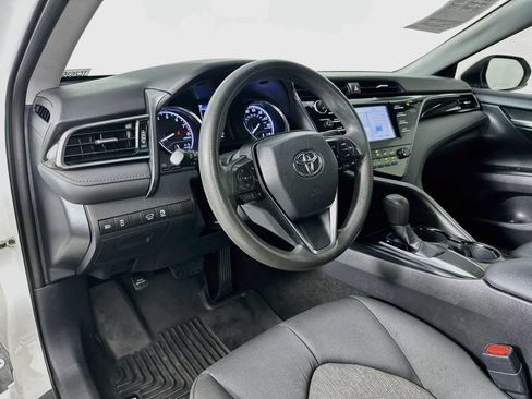 Used 2019 Toyota Camry LE FWD image 9