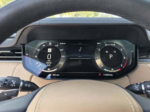 Certified 2024 Land Rover Range Rover Long Wheelbase SE image 17