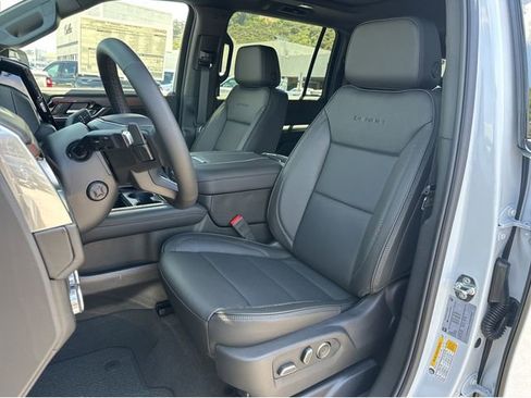 New 2026 GMC Yukon XL Denali w/ Sun & Power Step Package AWD/4WD image 25