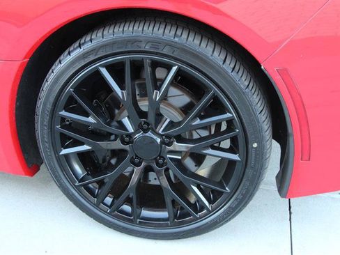 Used 2014 Chevrolet Corvette Stingray Convertible w/ 2LT Preferred Equipment Group RWD image 31