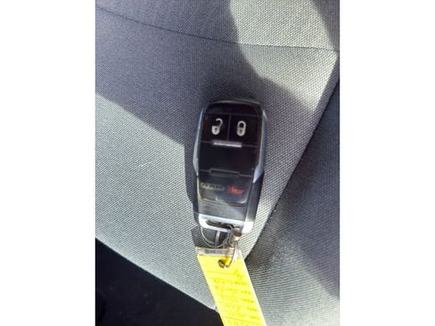 Used 2021 RAM 3500 Big Horn image 32