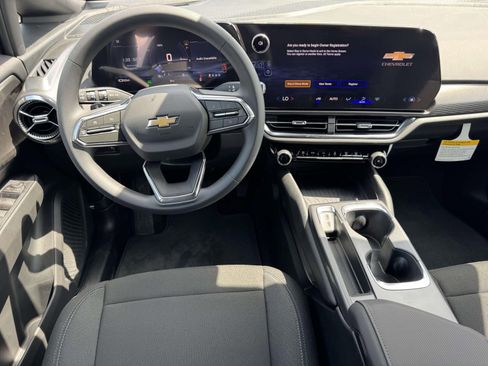 New 2026 Chevrolet Equinox EV LT FWD image 8
