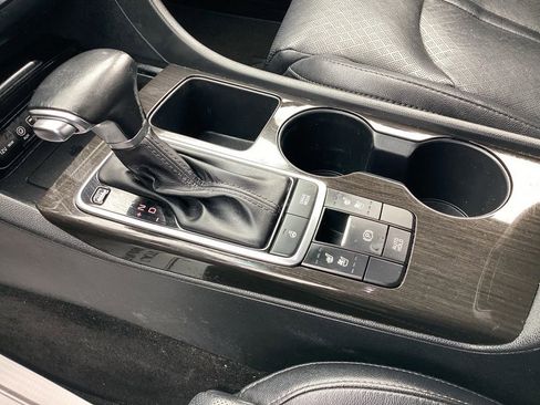 Used 2020 Kia Optima Premium image 35