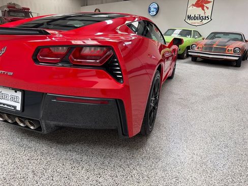 Used 2019 Chevrolet Corvette Stingray Coupe w/ 1LT RWD image 16
