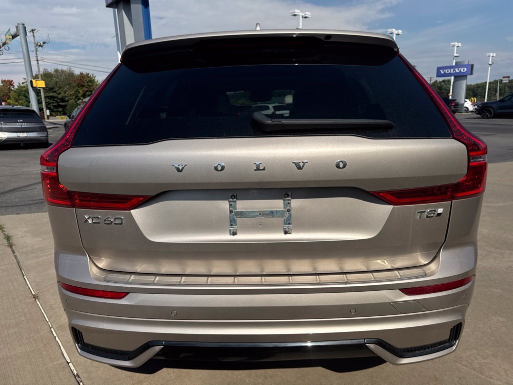 Used 2025 Volvo XC60 T8 Ultra w/ Protection Package Premier AWD/4WD image 6