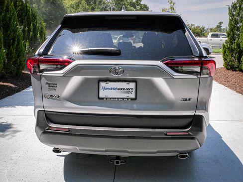 Used 2025 Toyota RAV4 XLE w/ Convenience Package FWD image 9