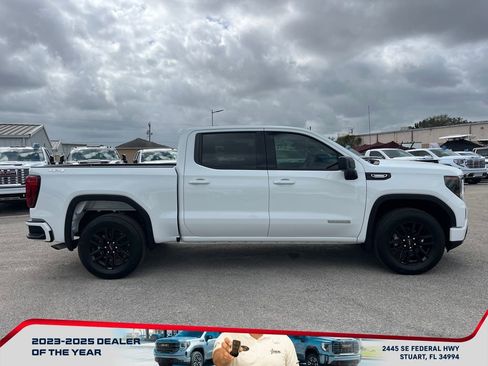 New 2026 GMC Sierra 1500 Elevation image 8