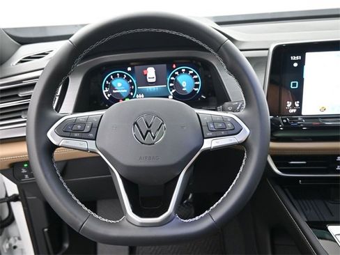 New 2026 Volkswagen Atlas Cross Sport SE image 32