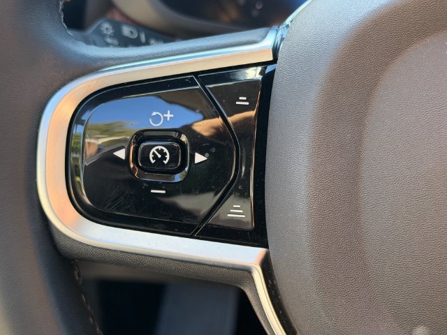 Used 2024 Volvo XC60 B5 Plus w/ Protection Package AWD/4WD image 22
