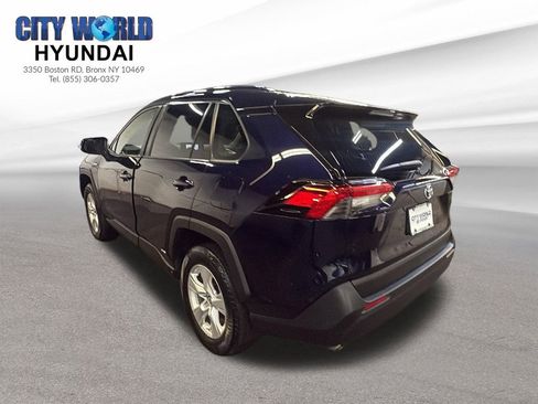 Used 2019 Toyota RAV4 XLE AWD/4WD image 3