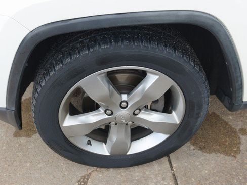 Used 2012 Jeep Grand Cherokee Limited w/ Luxury Group II AWD/4WD image 11