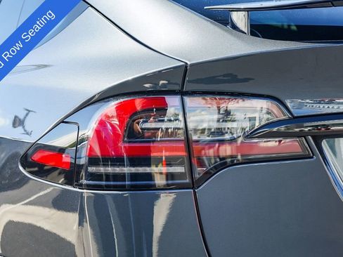 Used 2023 Tesla Model X image 9