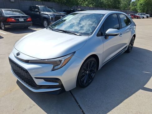 Used 2025 Toyota Corolla SE FWD image 10