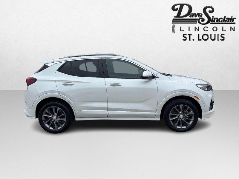 Used 2023 Buick Encore GX Select w/ Sport Touring Package AWD/4WD image 2