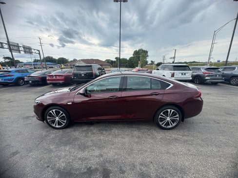 Used 2019 Buick Regal Essence w/ Driver Confidence Package I AWD/4WD image 3