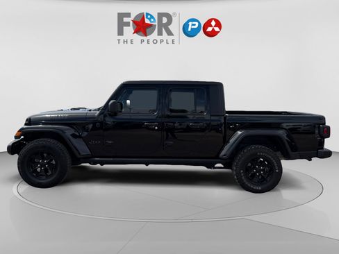 Used 2022 Jeep Gladiator Sport AWD/4WD image 2