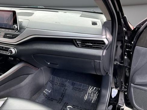 Certified 2024 Nissan Altima 2.5 SR FWD image 25