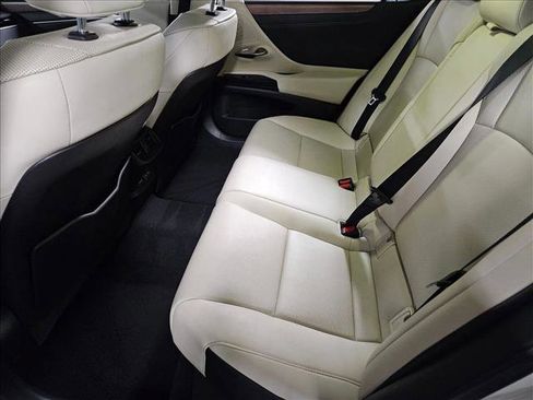 Used 2023 Lexus ES 350 w/ Premium Package image 16