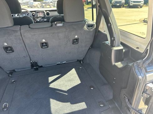 Used 2020 Jeep Wrangler Unlimited Sport AWD/4WD image 23