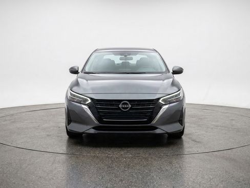 Used 2025 Nissan Sentra SV FWD image 2