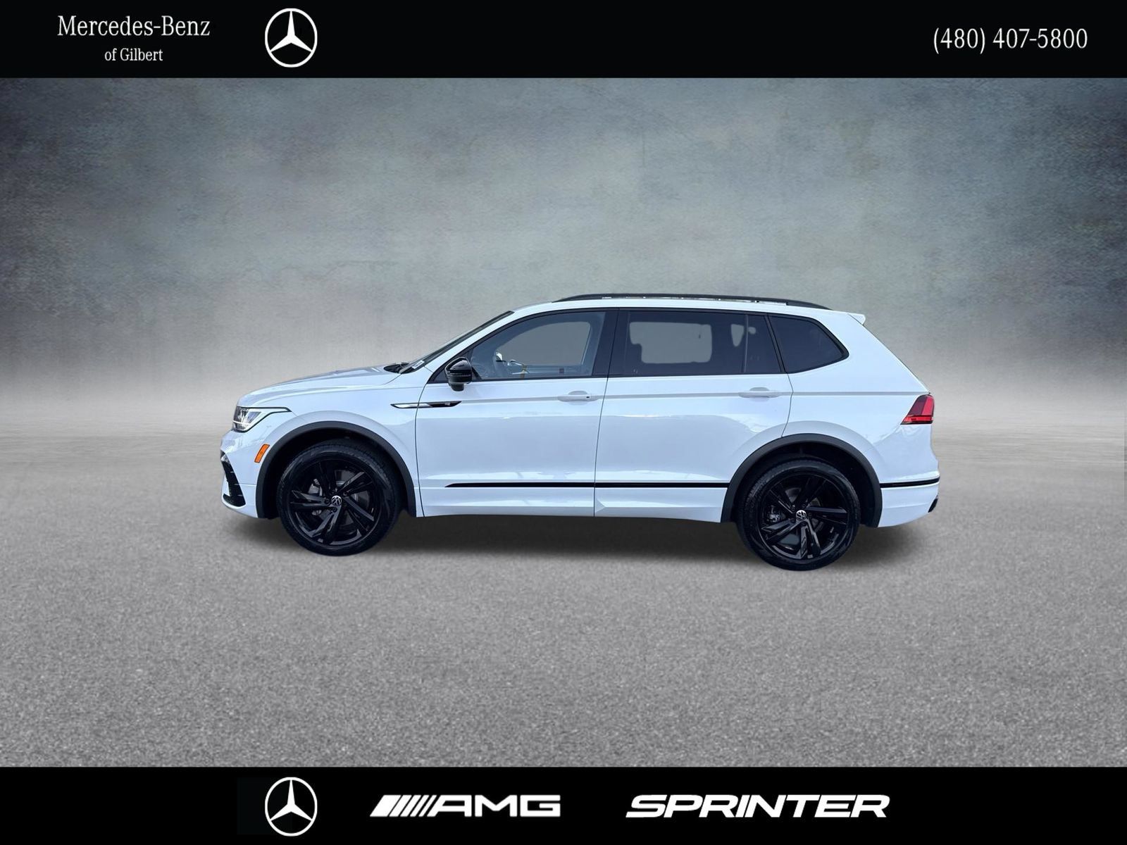 Used 2023 Volkswagen Tiguan SE R-Line FWD image 3