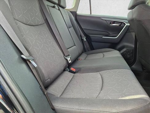 Used 2025 Toyota RAV4 XLE AWD/4WD image 19