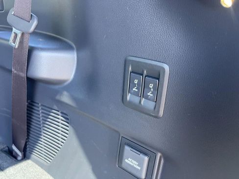 Used 2024 Lexus GX 550 w/ Accessory Package (2T) AWD/4WD image 20