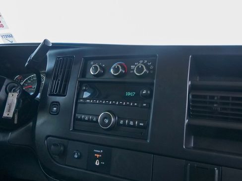 Used 2017 Chevrolet Express 2500 RWD image 14