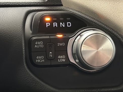 Used 2019 RAM 1500 Laramie AWD/4WD image 17