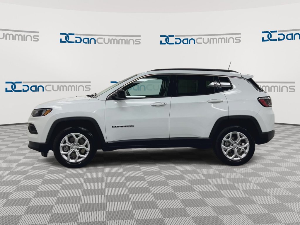 Used 2024 Jeep Compass Latitude AWD/4WD image 5