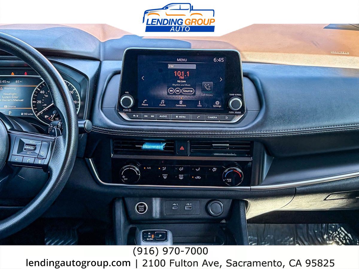 Used 2023 Nissan Rogue S AWD/4WD image 12