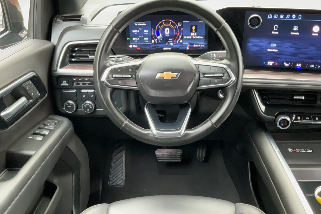 Certified 2025 Chevrolet Suburban LT RWD image 14