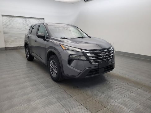Used 2024 Nissan Rogue S AWD/4WD image 13