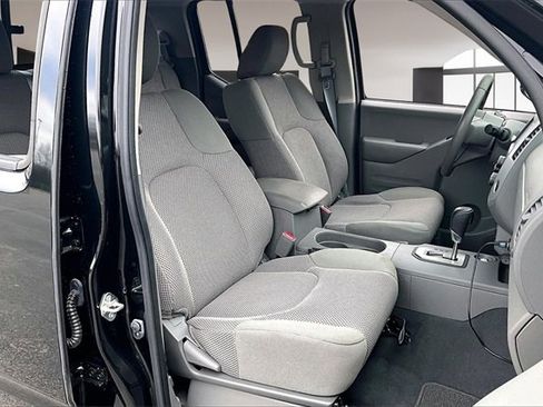 Used 2020 Nissan Frontier SV image 25