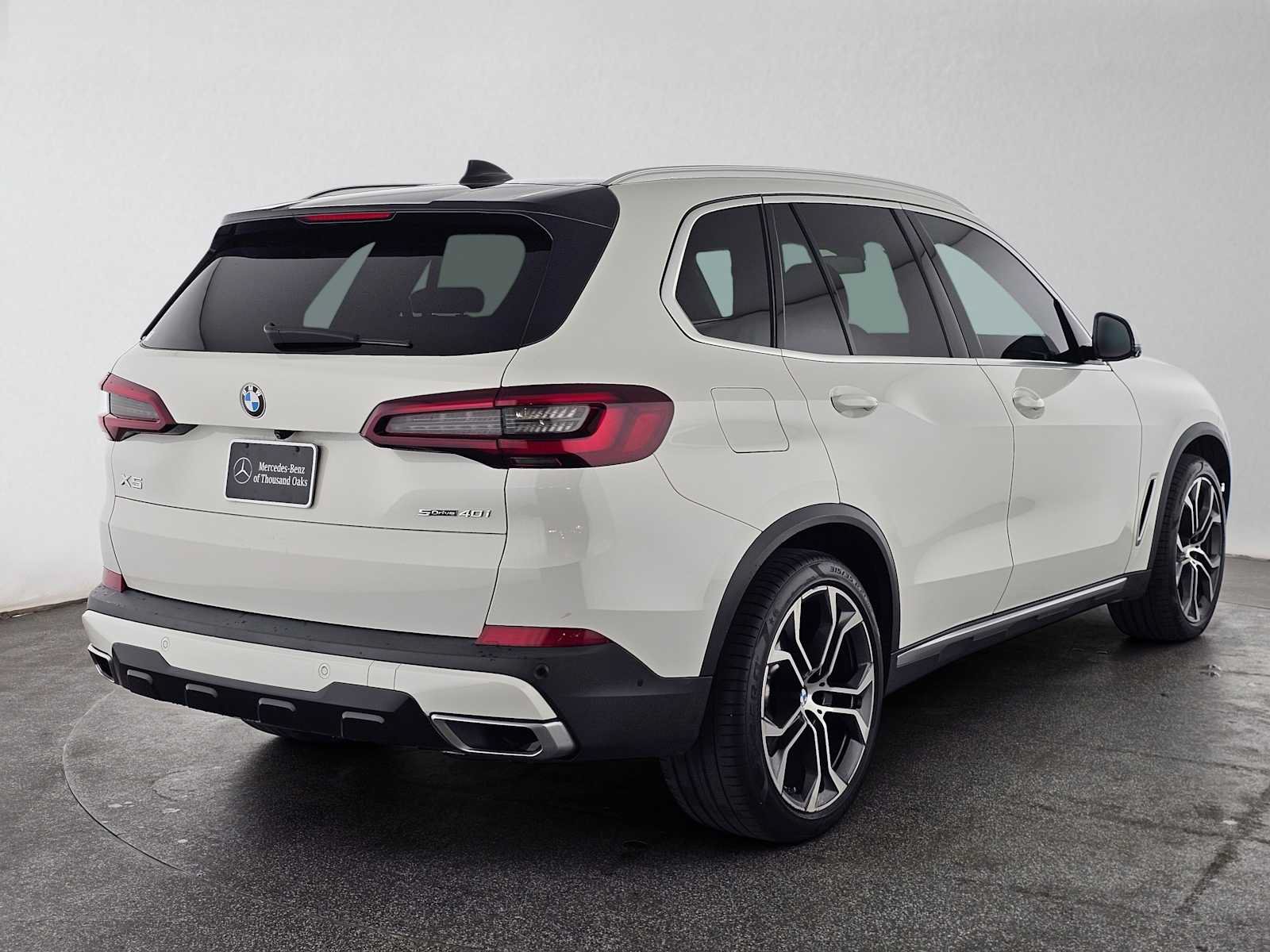 Used 2021 BMW X5 sDrive40i w/ Convenience Package RWD image 3