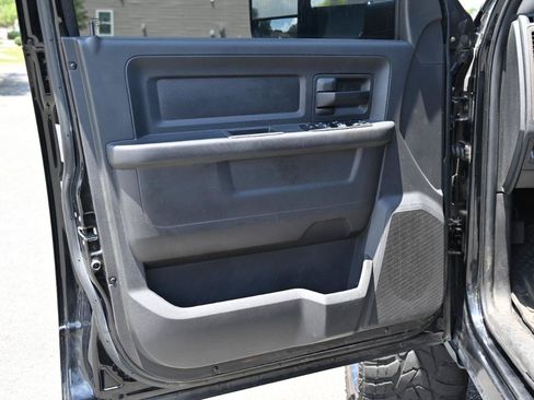 Used 2012 RAM 2500 ST w/ Chrome Appearance Group AWD/4WD image 18