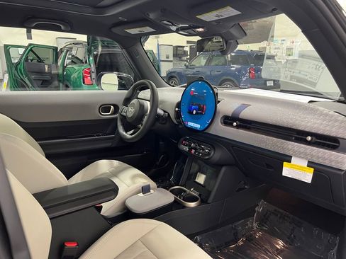 Certified 2025 MINI Cooper S image 23