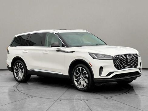New 2026 Lincoln Aviator AWD image 14
