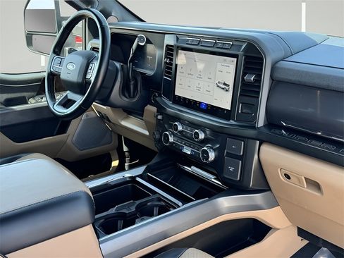 Used 2023 Ford F250 Lariat w/ Chrome Package image 6