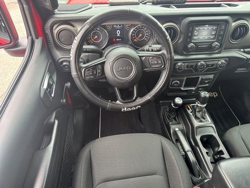 Used 2018 Jeep Wrangler Unlimited Sport image 15