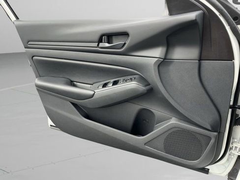 Used 2024 Nissan Altima 2.5 S image 12