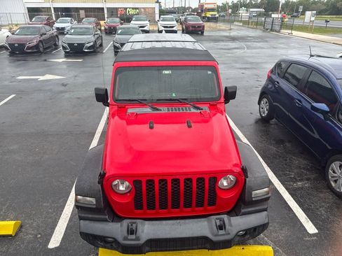 Used 2020 Jeep Gladiator Sport w/ Quick Order Package 24S AWD/4WD image 7