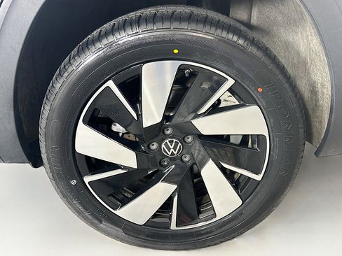 Used 2024 Volkswagen Atlas Cross Sport SE image 11